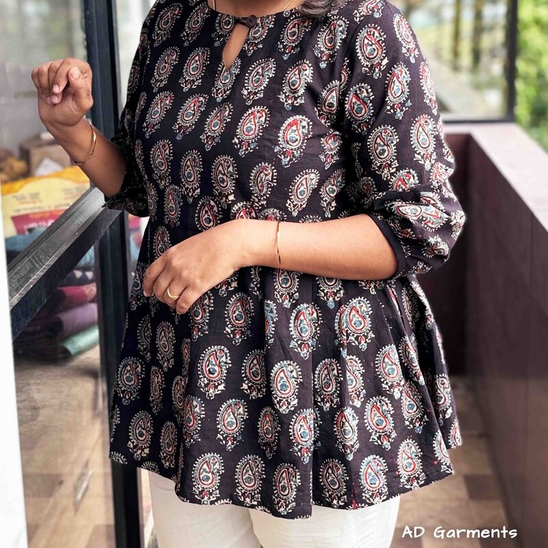 Ajrakh Short top