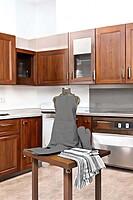 Kitchen Combo Set – Apron, Mitt, Holder & Towels