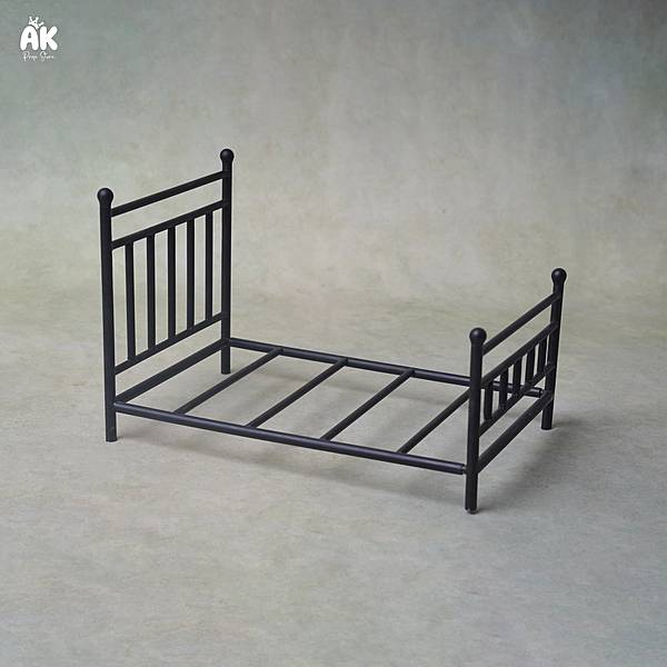 Classic Iron Cradle