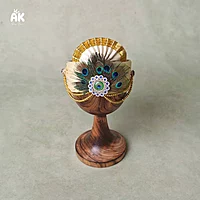 Krishna Mukut