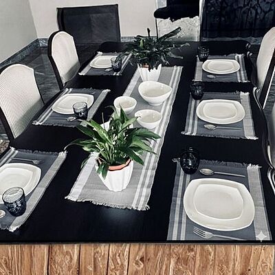 BLACK & WHITE MAT RUNNER SET