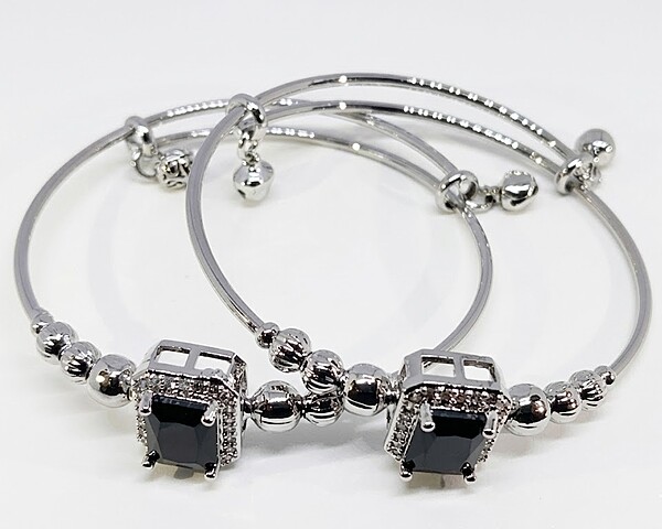 Florium™ Sleek Cuff Bracelet [BRSSCF-43]
