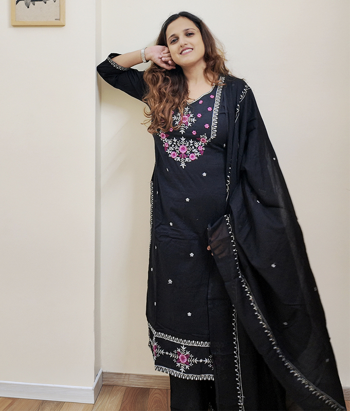 Black Floral Thread Set