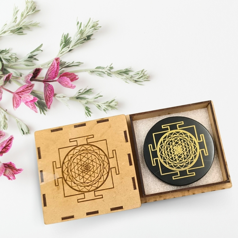 Black Tourmaline With Shreeyantra Plate