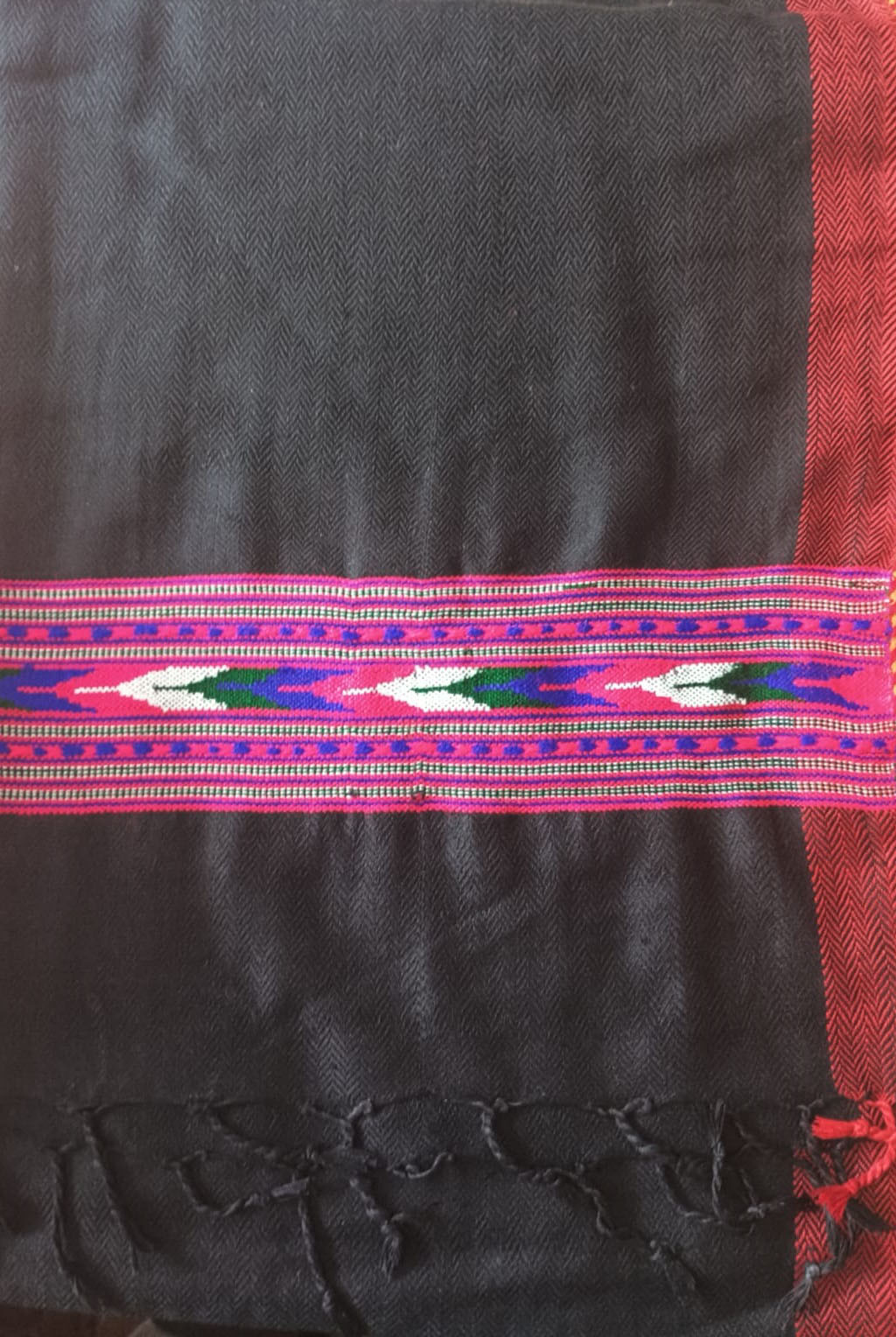 Black with light stril stall