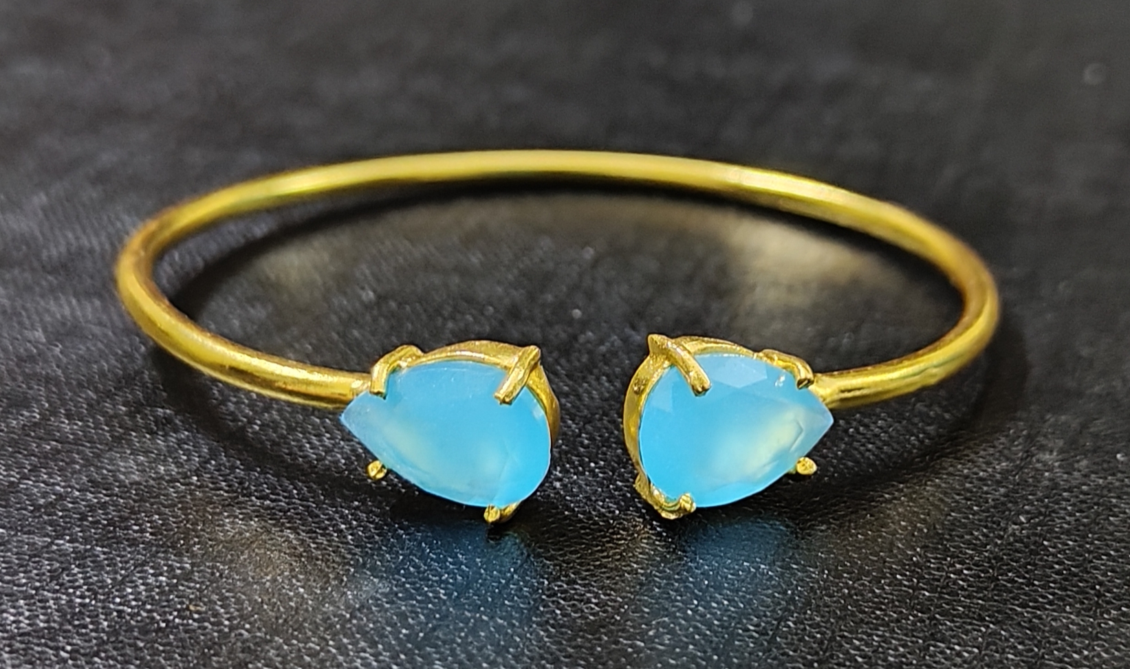 Bracelet - Glass stone with base metal brass blue Adjustable