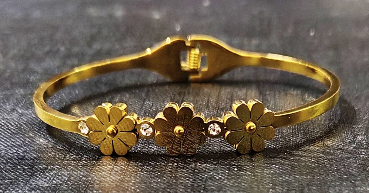 Bracelet - Stainless Steel Three Flowers