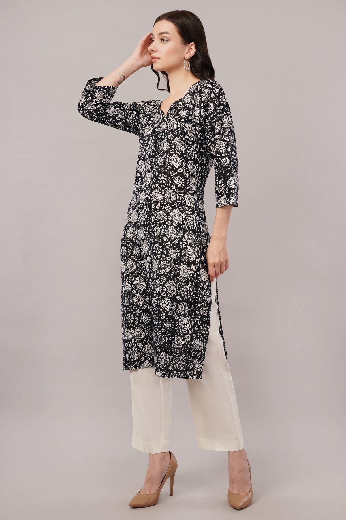 Elegant Floral Cotton Kurta, 3/4 Sleeve, Black and White