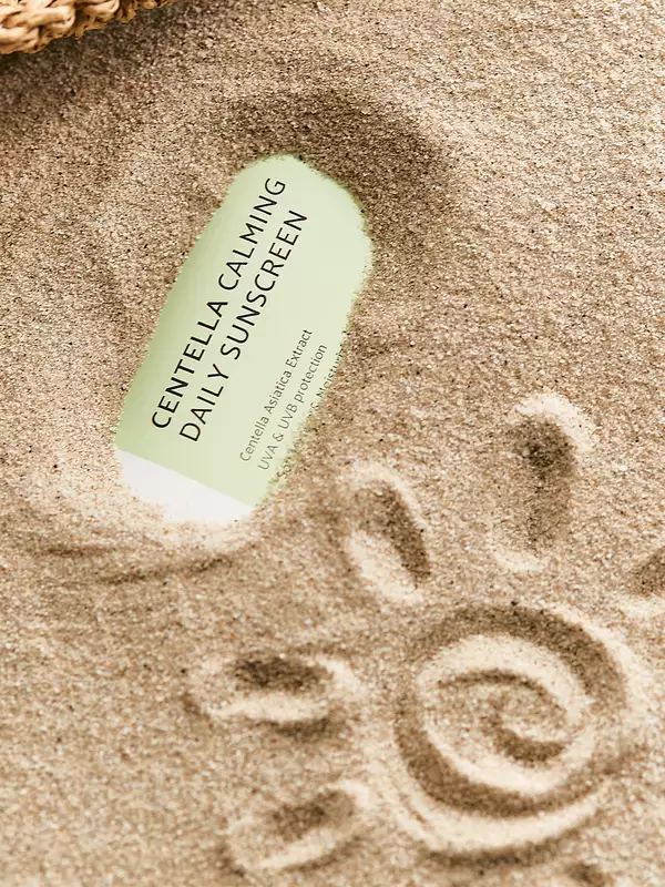 IUNIK - Centella Calming Daily Sunscreen