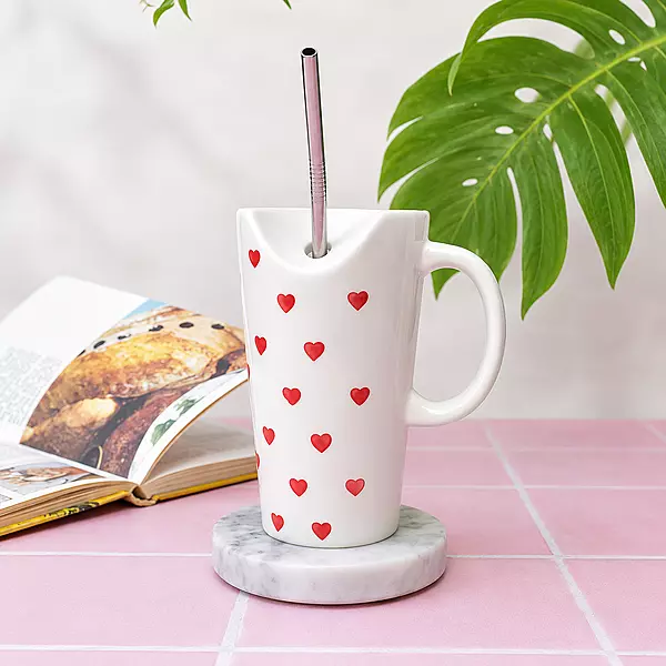 Clay tumbler with lid and steel straw