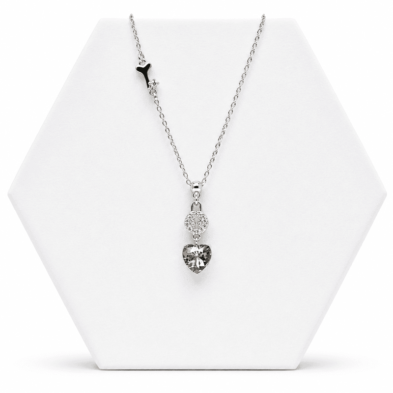 92.50 Silver Lock pendent with heart shaped green stone with Chain - 18