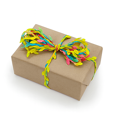 Leaf Cutout String - Multicolor