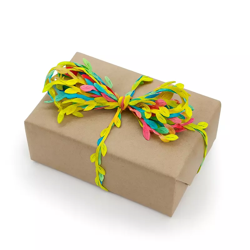 Leaf Cutout String - Multicolor