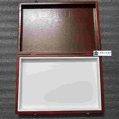 Insect storage box for colleges