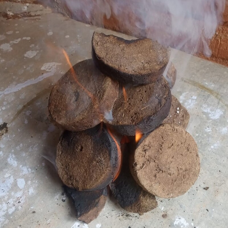 Cow dung cakes Dozen