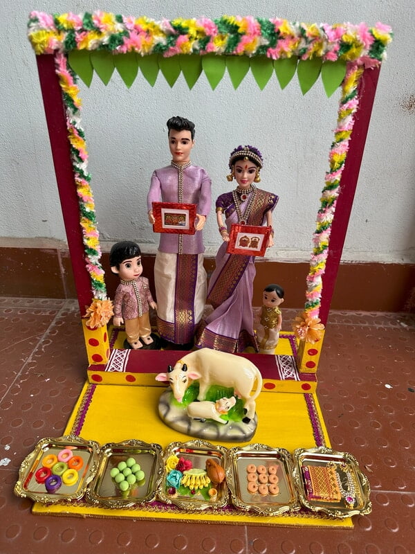 House Warming Doll Set 2