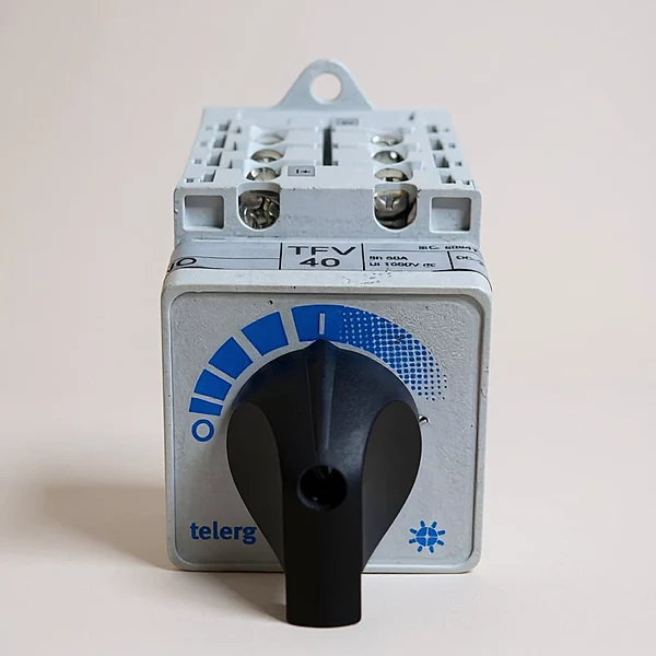 Telerg TFV40 DC Rotary Isolator Switch (4 Pole Series – 40A)) [Refurbished]