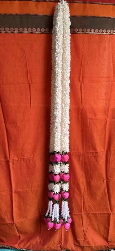 Cloth Garland with Three Bud