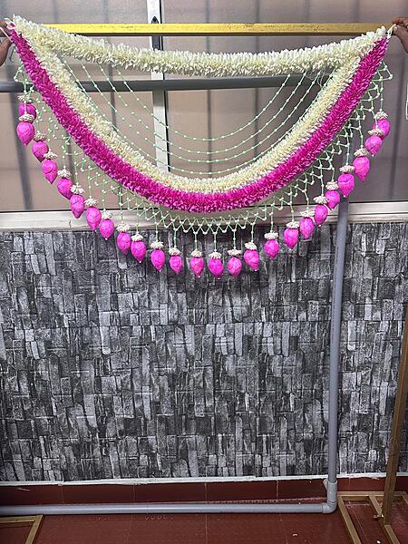 U Garland with net and bud hangings