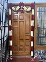 Cloth with gold veni door set