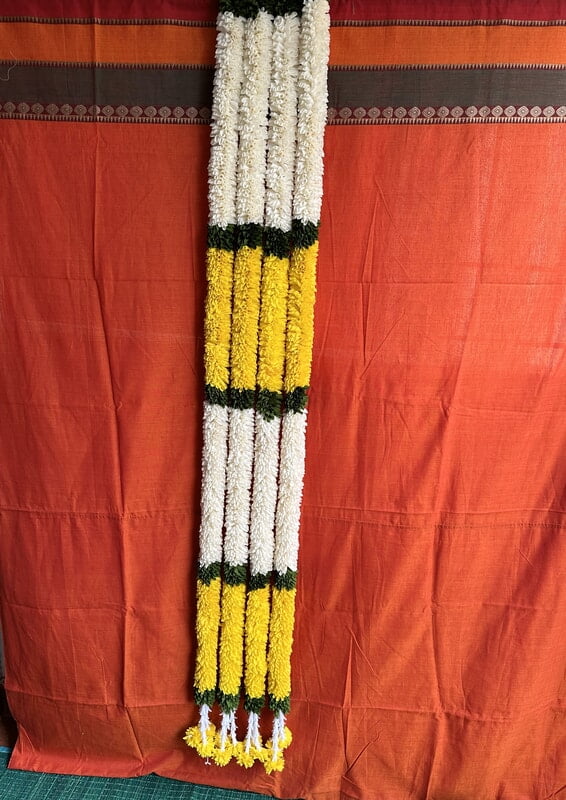 Cloth Garland With Hanging