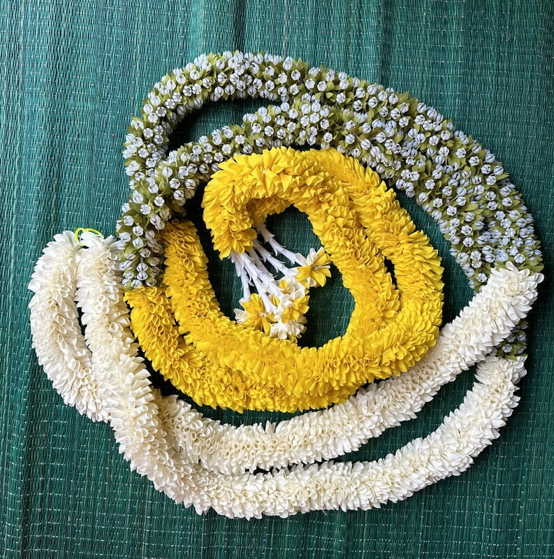 Cloth Garland With Plastic Jasmine