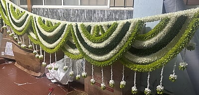 U garland with hangings