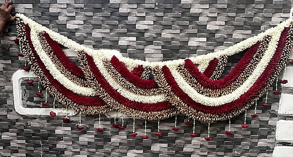 Palm and  cloth u garland