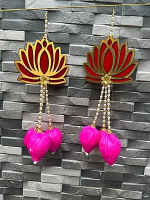 Lotus cutout with hanging