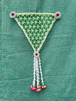 Triangle net hangings