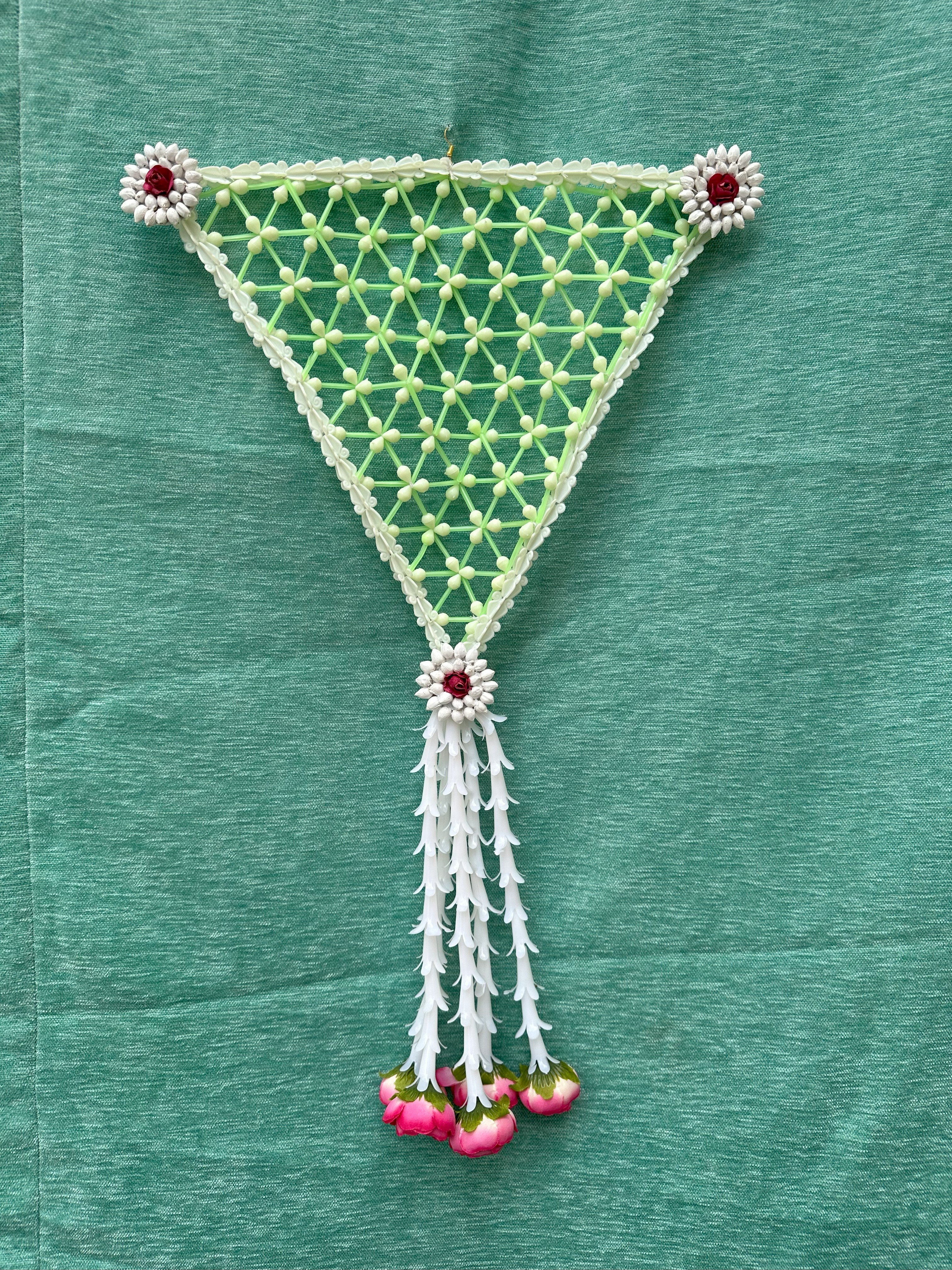 Triangle net hangings