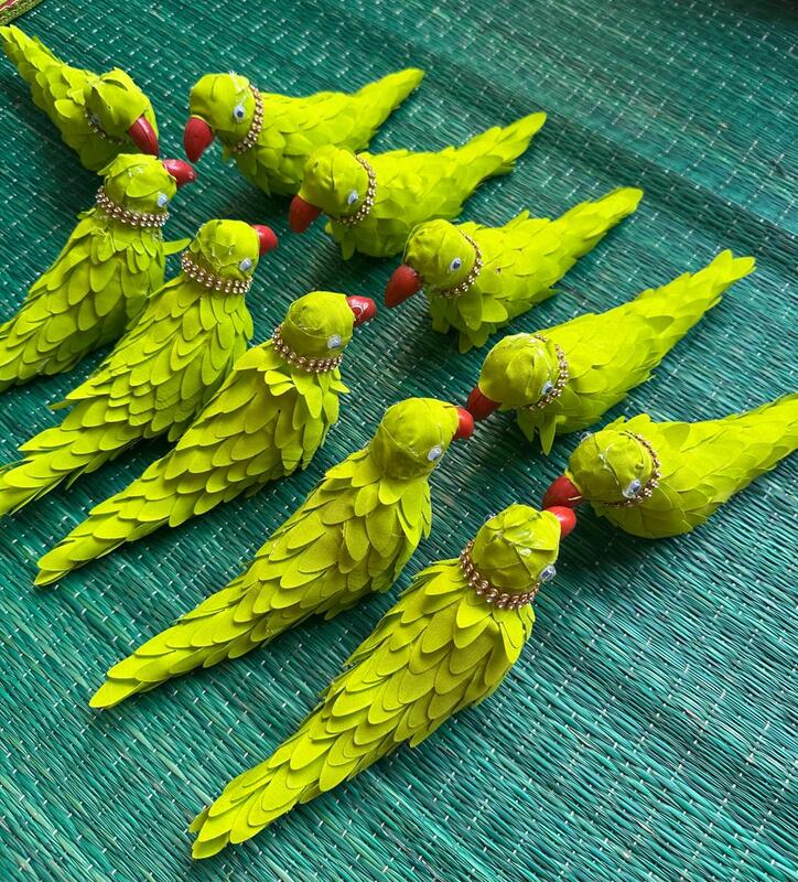 Plastic Base Cloth parrot