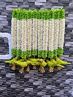 Cloth garland with parrot hangings