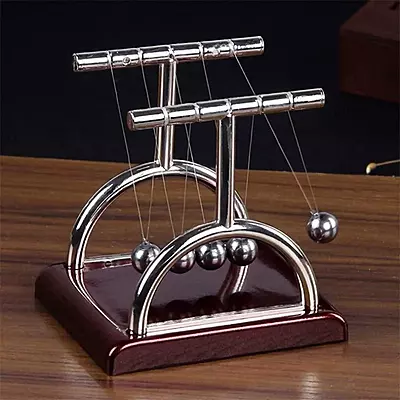 Newton Cradle Pendulu