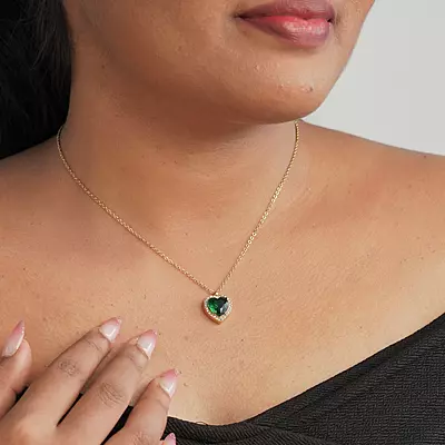 Luxe Emerald Heart Necklace Luxe Emerald Heart Necklace