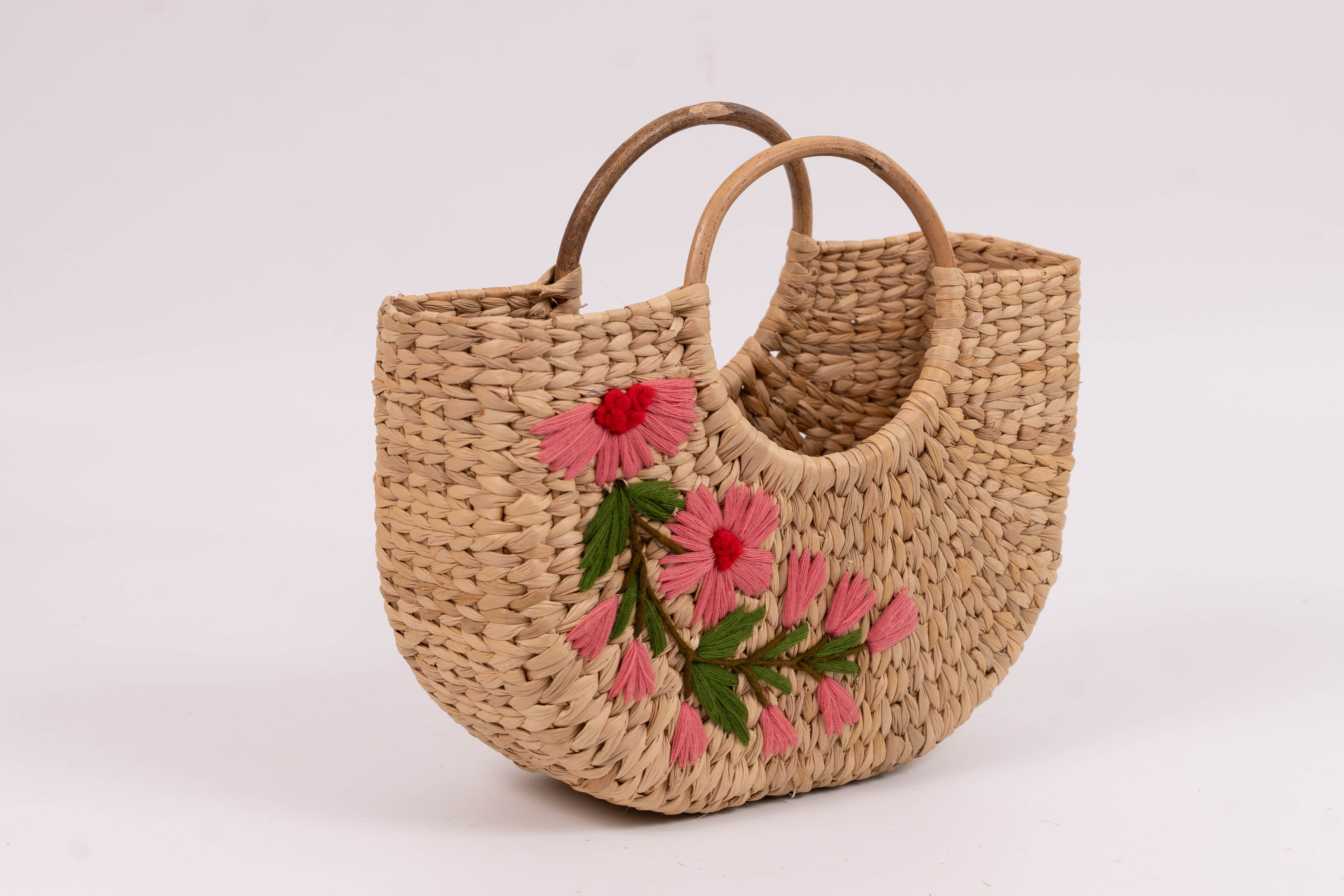 9 inch Basket with Kauna Handle & Embroidery