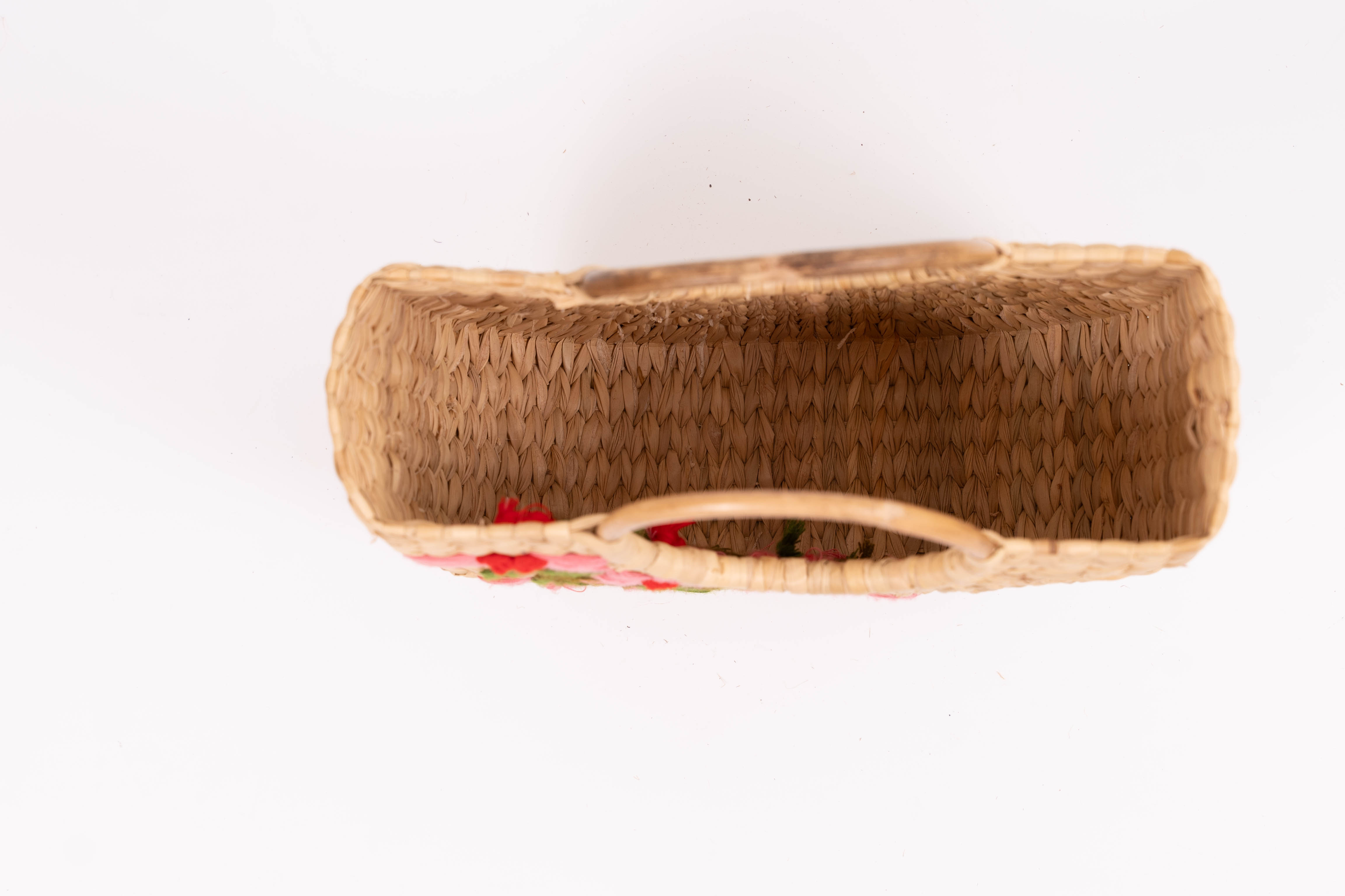 9 inch Basket with Kauna Handle & Embroidery