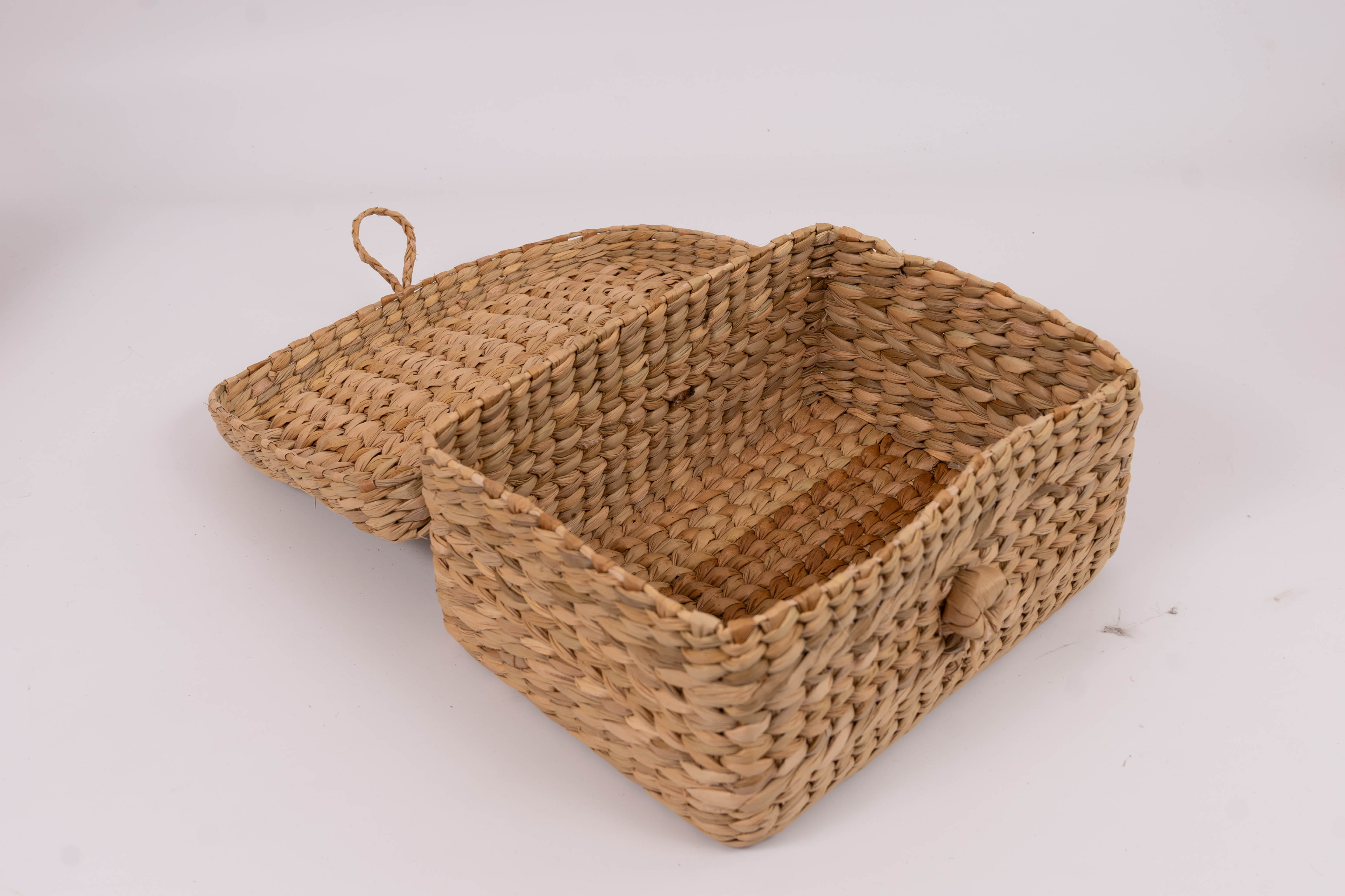Kauna Basket with lid (8"*6"*4)
