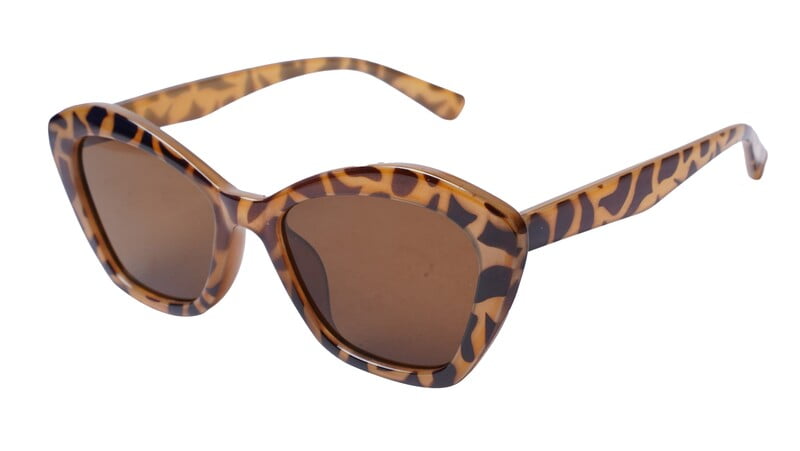 Soigné Female Oversized Cat Eye Sunglasses.Leopard Print Frame