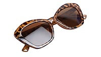 Soigné Female Oversized Cat Eye Sunglasses.Leopard Print Frame