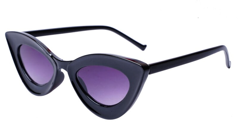 Soigné Female Large Cateye Sunglass.Glossy Black Frame Soigné Female Large Cateye Sunglass.Glossy Black Frame