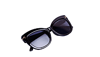 Soigné Female Oversized Sunglasses.Glossy Black