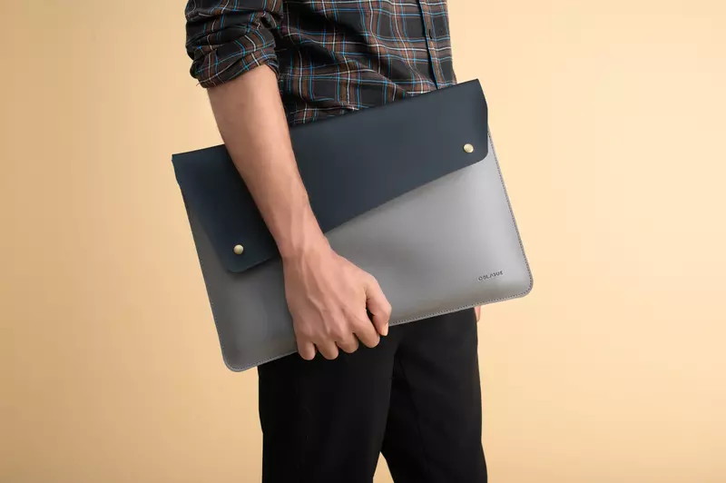 C-Oblique Twix Laptop Sleeve