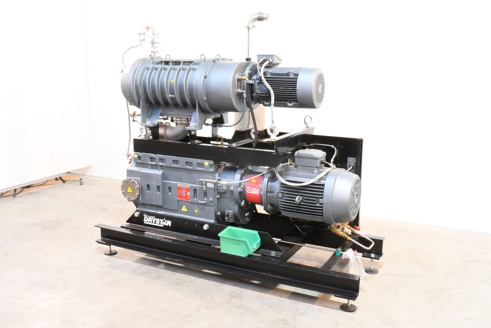 EDWARDS NRB484000, GV600/EH4200, DRYSTAR vacuum pumping system, SN:086055913