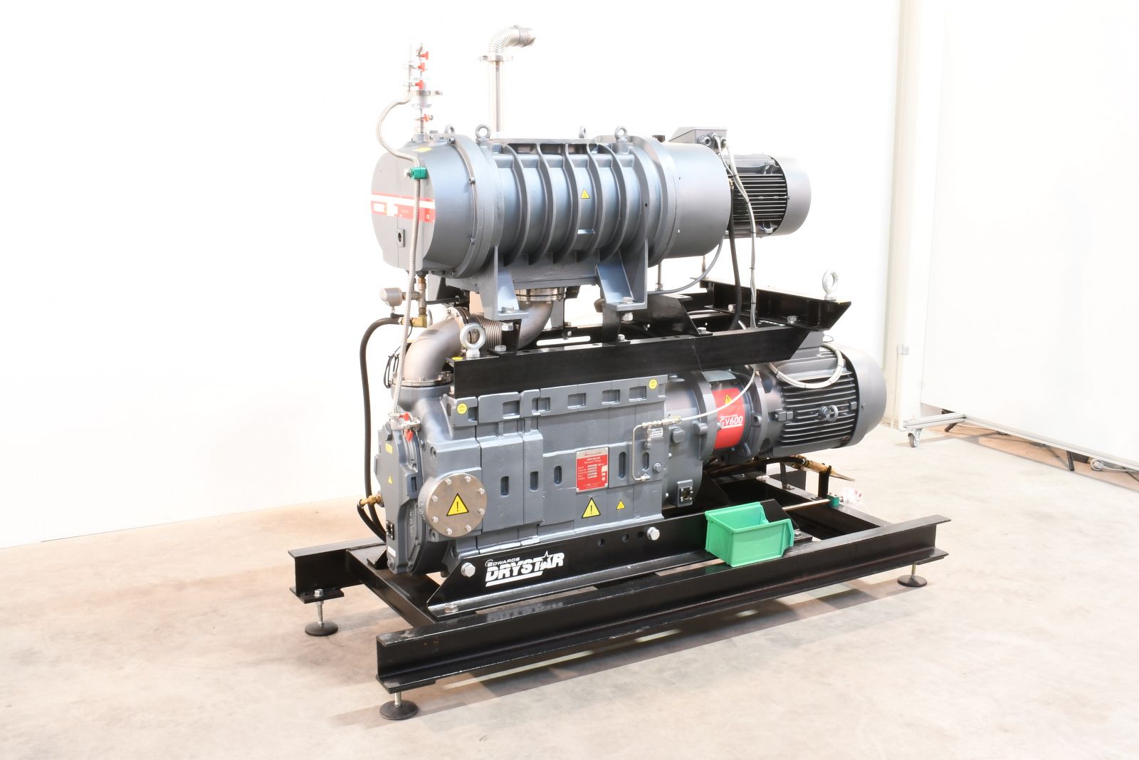 EDWARDS NRB484000, GV600/EH4200, DRYSTAR vacuum pumping system, SN:086055913