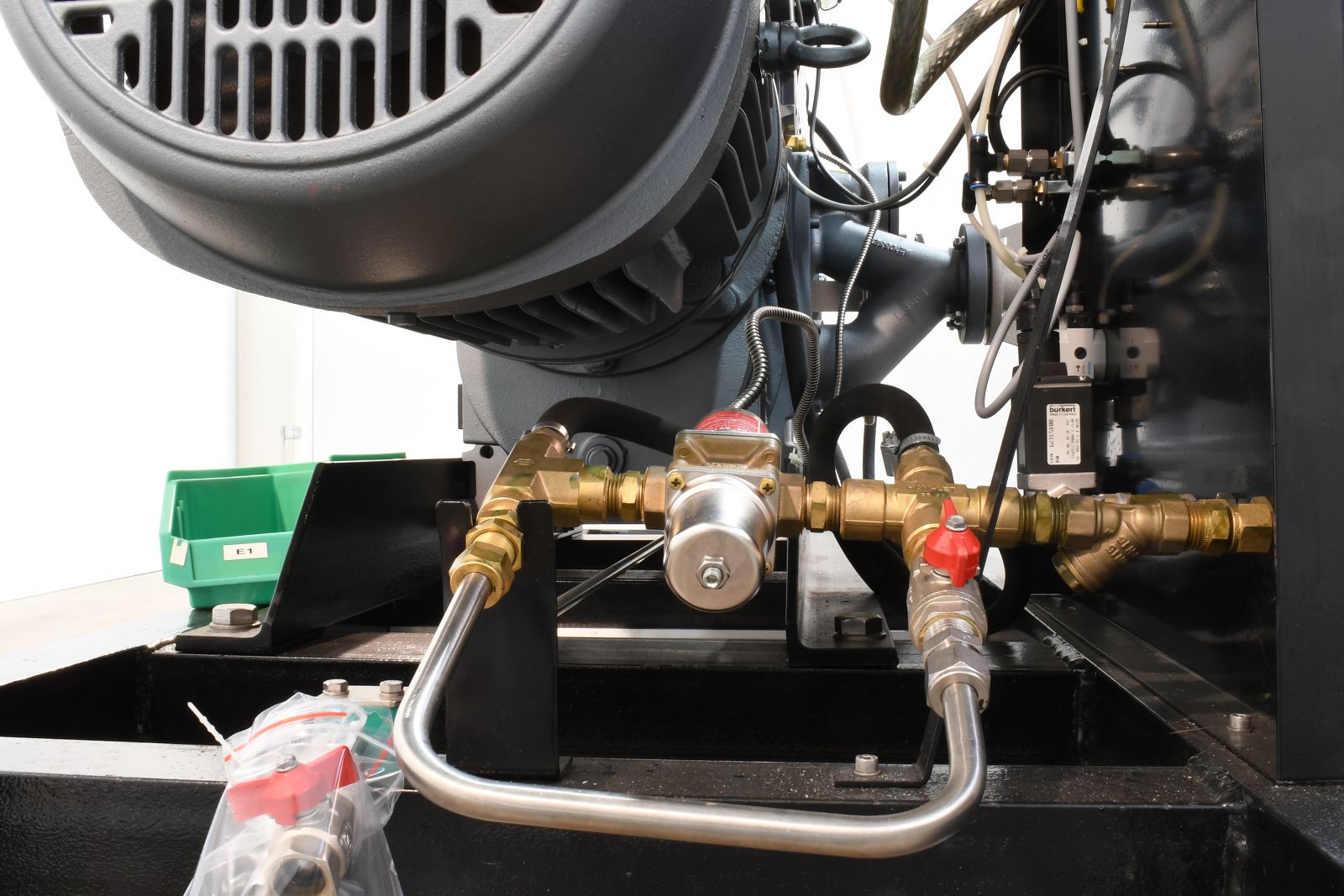 EDWARDS NRB484000, GV600/EH4200, DRYSTAR vacuum pumping system, SN:086055913