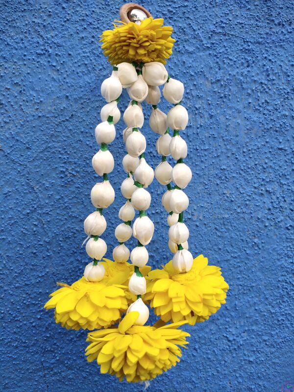 Reusable Marigold & Jasmine Flower Bunches Reusable Marigold & Jasmine Flower Bunches