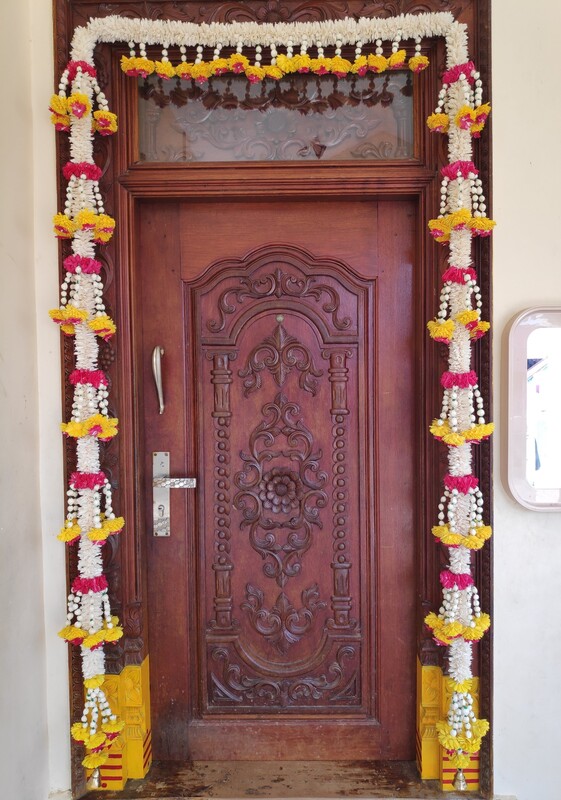 Reusable Sola Garland for Door