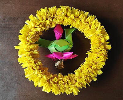 Reusable Lily Ring with Hanging