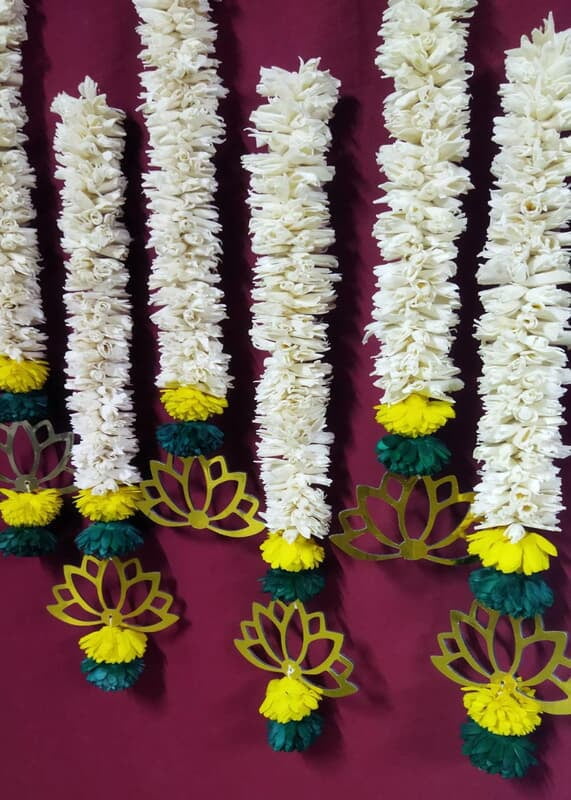 Lilly With Lotus Hanging Lilly With Lotus Hanging